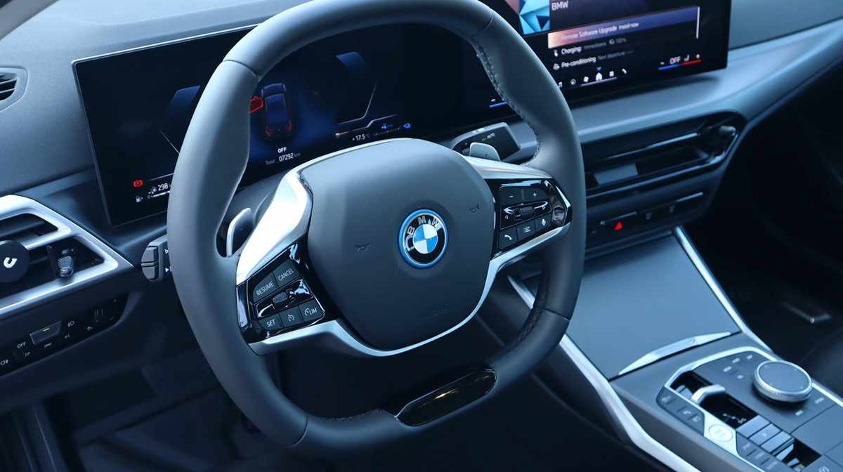 bmw-serie-3-330e-2024-gasolina-1998cc