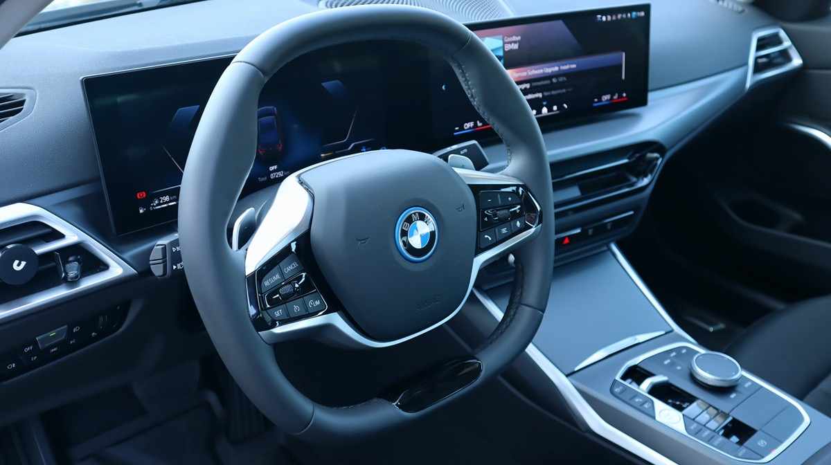 bmw-serie-3-330e-2024-gasolina-1998cc