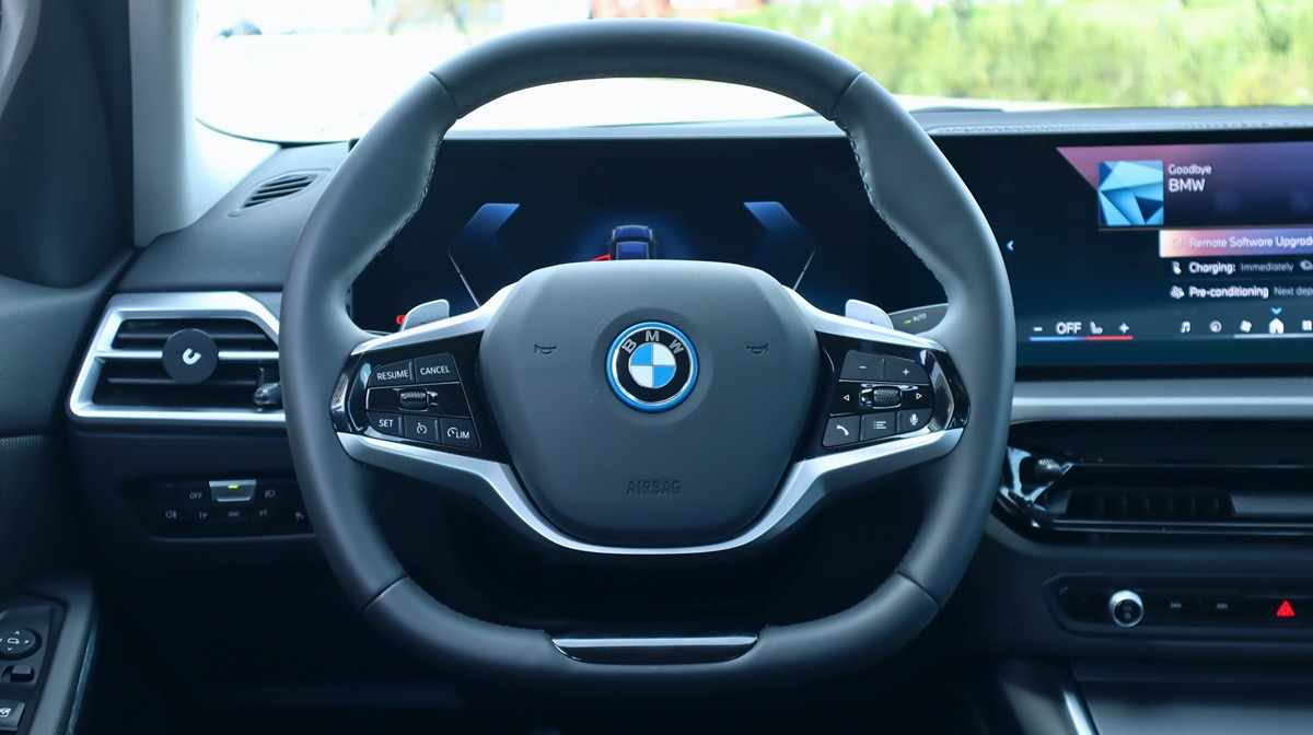 bmw-serie-3-330e-2024-gasolina-1998cc