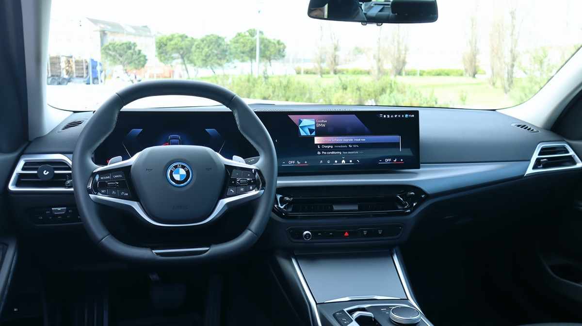 bmw-serie-3-330e-2024-gasolina-1998cc