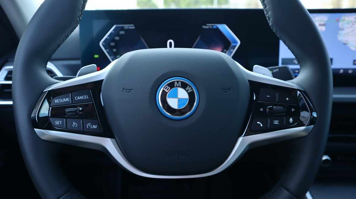 bmw-serie-3-330e-2024-gasolina-1998cc