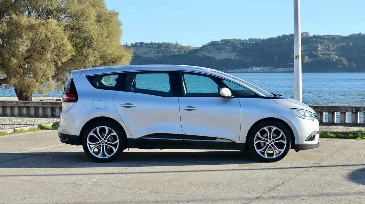 renault-scenic-1-7-blue-dci-2019-diesel-1749cc