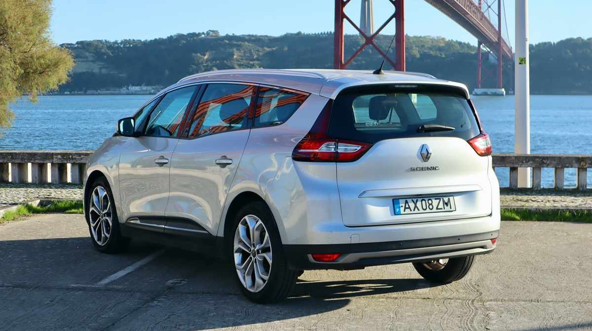 renault-scenic-1-7-blue-dci-2019-diesel-1749cc