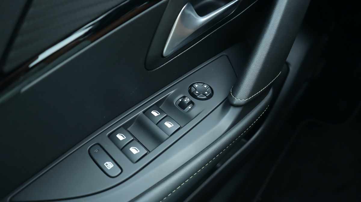 peugeot-208-1-2-puretech-2019-gasolina-1199cc