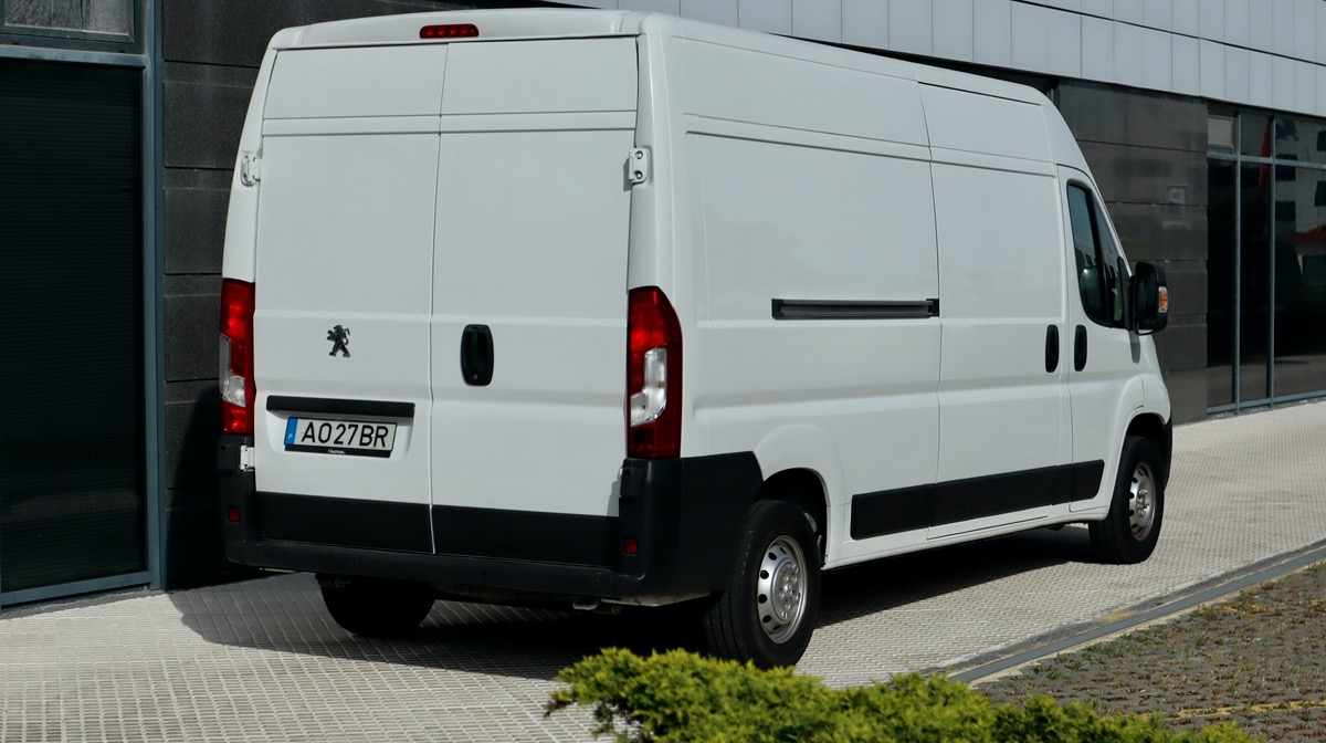 peugeot-boxer-2-2-120cv-2022-diesel-2179cc