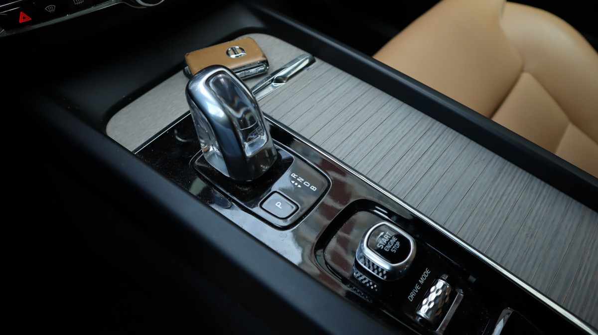 volvo-xc60-2-0-t8-twin-engine-2019-gasolina-1969cc