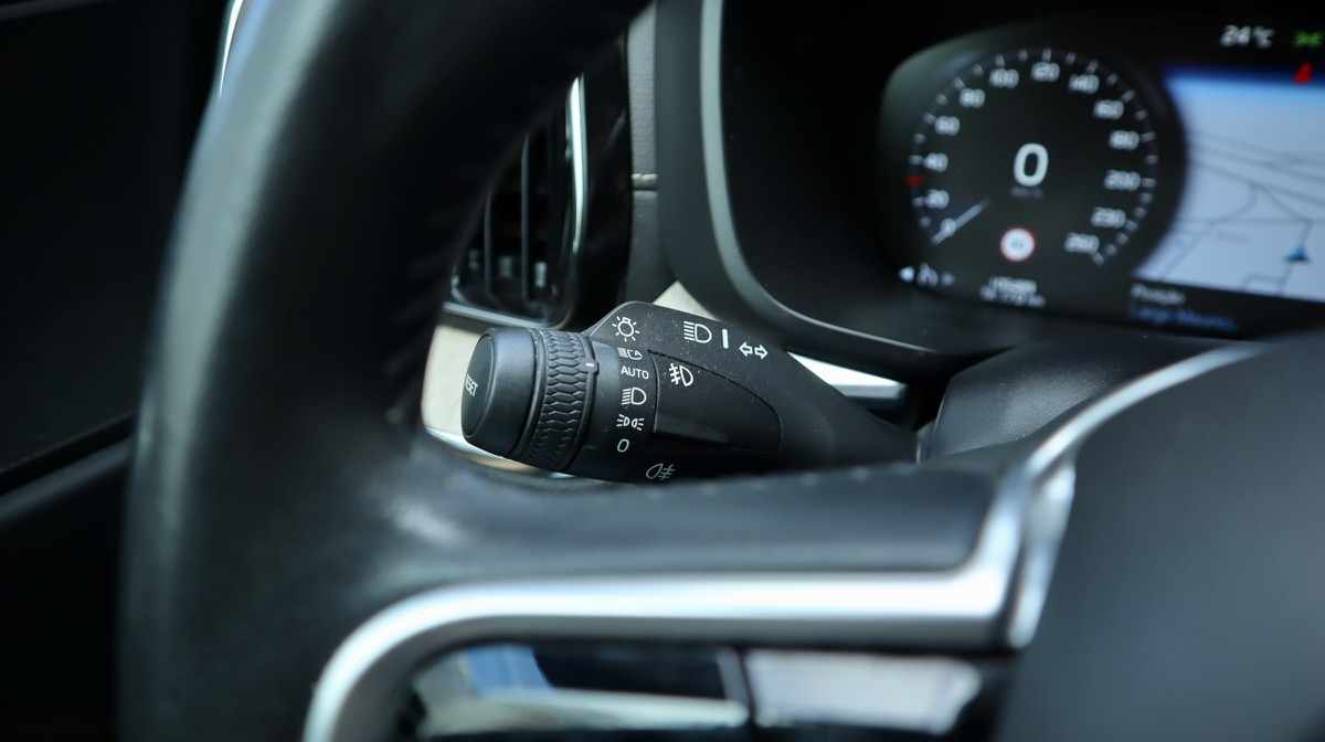 volvo-xc60-2-0-t8-twin-engine-2019-gasolina-1969cc
