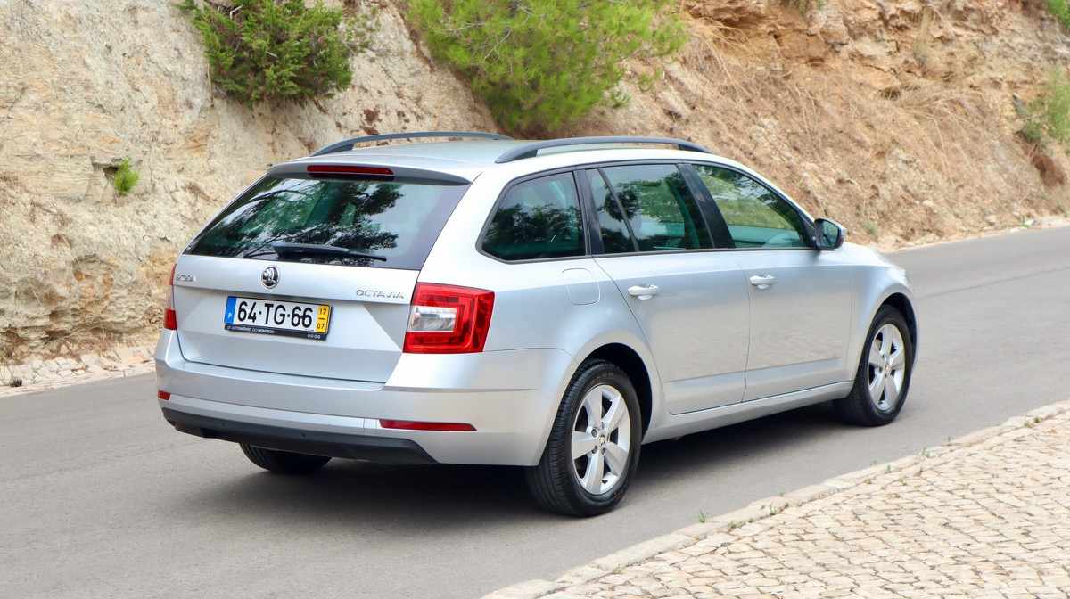 skoda-octavia-1-6-tdi-2017-diesel-1598cc