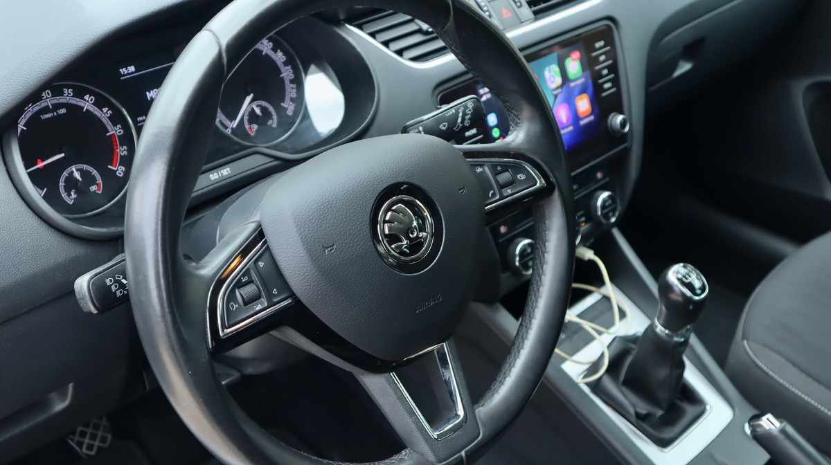 skoda-octavia-1-6-tdi-2017-diesel-1598cc