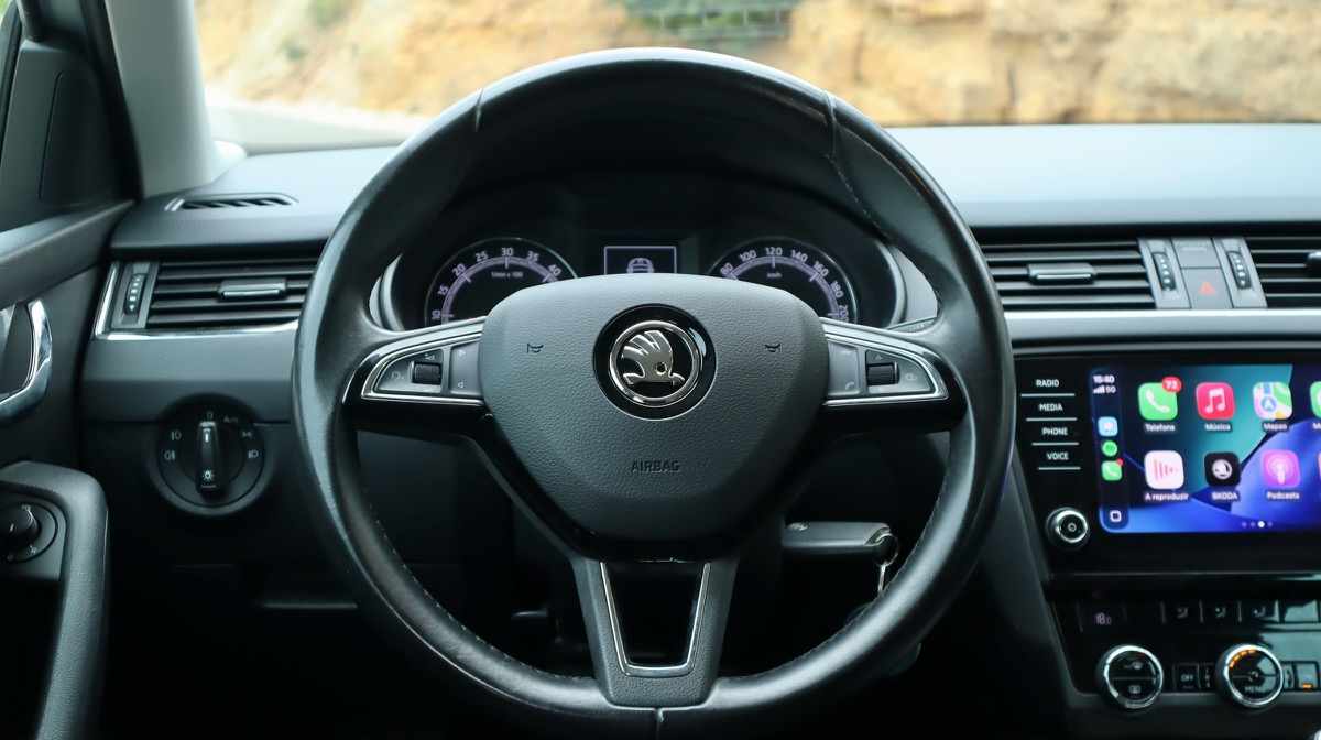 skoda-octavia-1-6-tdi-2017-diesel-1598cc