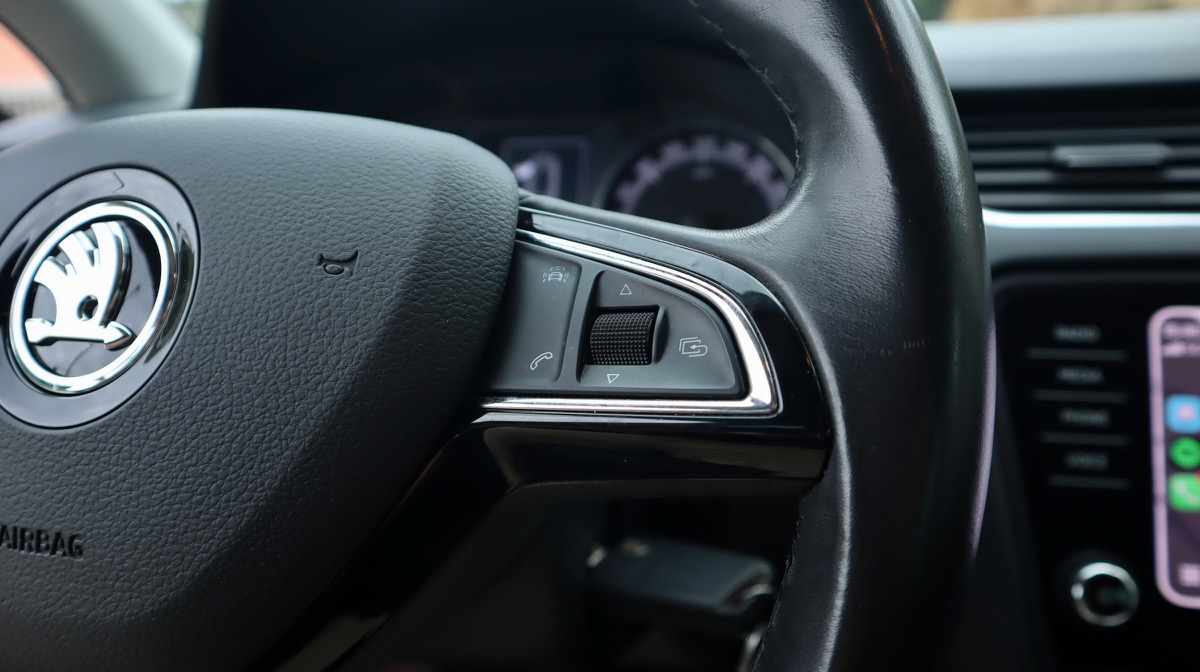 skoda-octavia-1-6-tdi-2017-diesel-1598cc