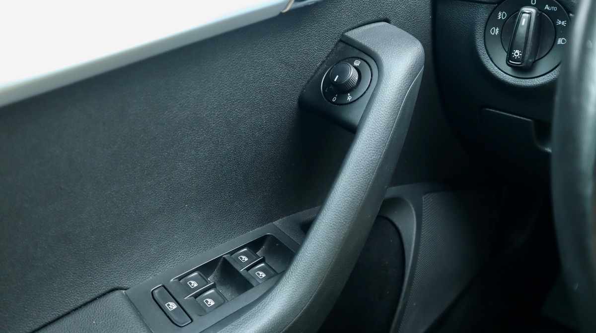 skoda-octavia-1-6-tdi-2017-diesel-1598cc