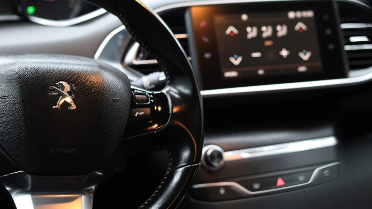 peugeot-308-sw-2018-diesel-1499cc