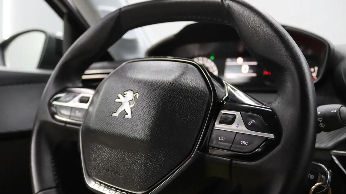 peugeot-208-2023-diesel-1499cc