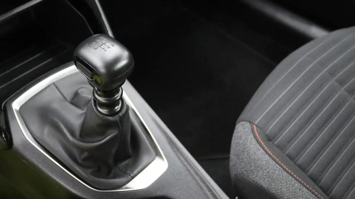 peugeot-208-2023-diesel-1499cc