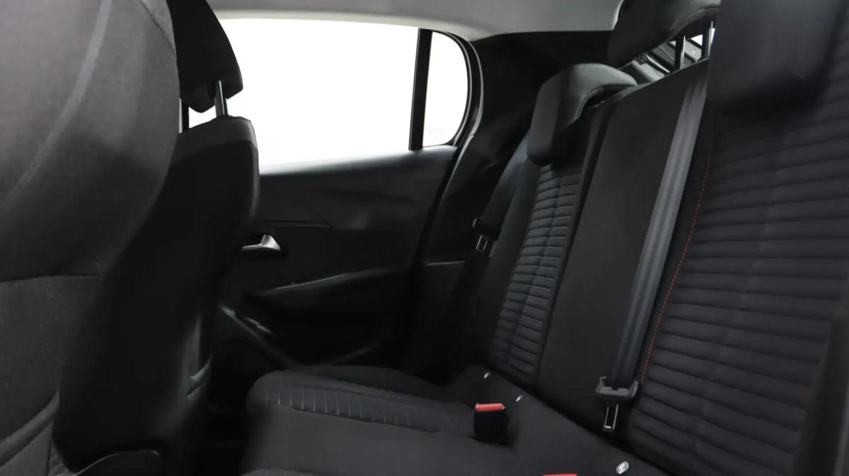 peugeot-208-2023-diesel-1499cc