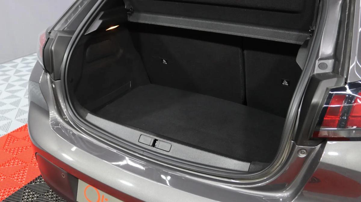 peugeot-208-2023-diesel-1499cc