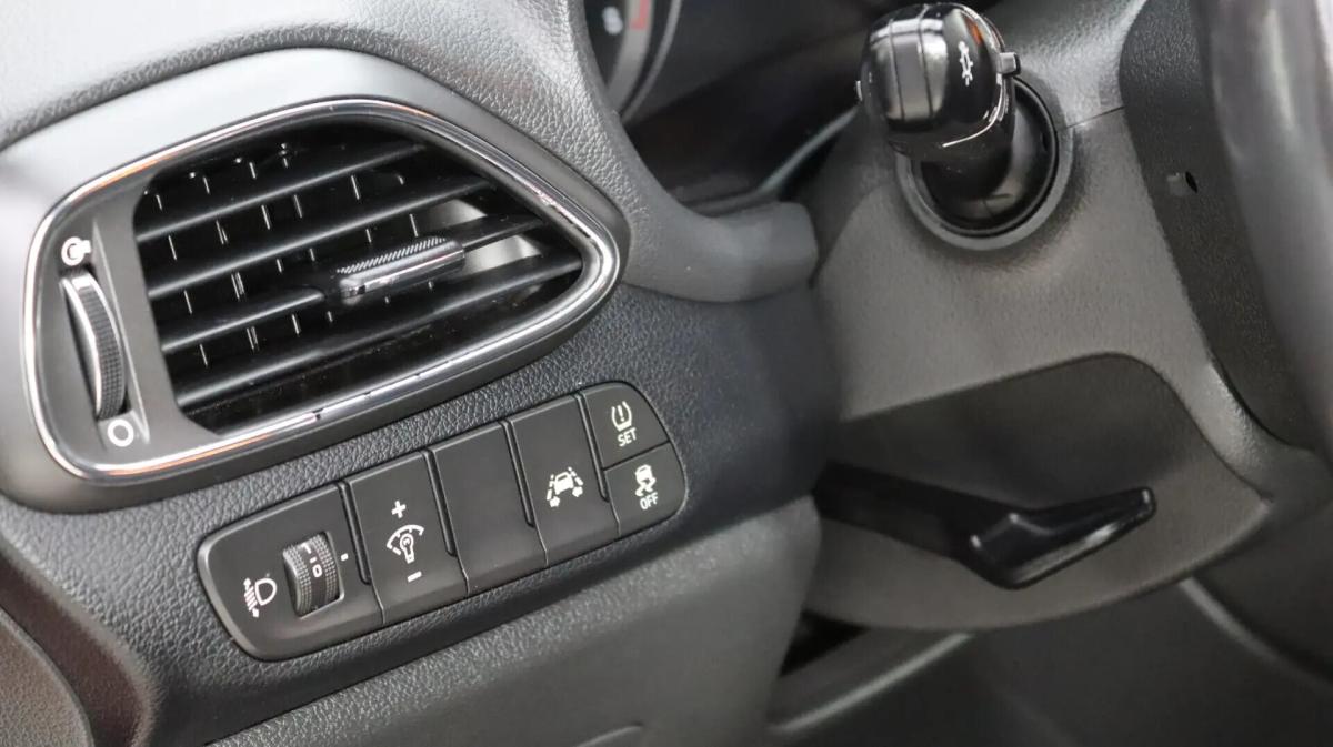 hyundai-i30-2021-gasolina-998cc