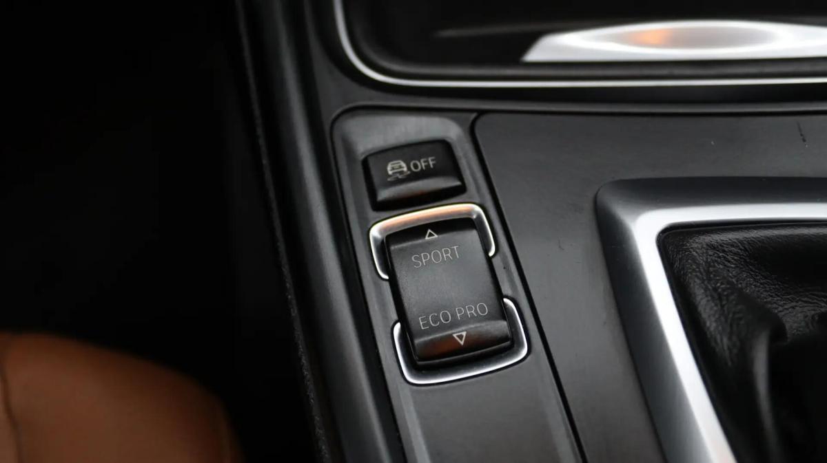 bmw-serie-3-320d-sedan-2014-diesel-1995cc
