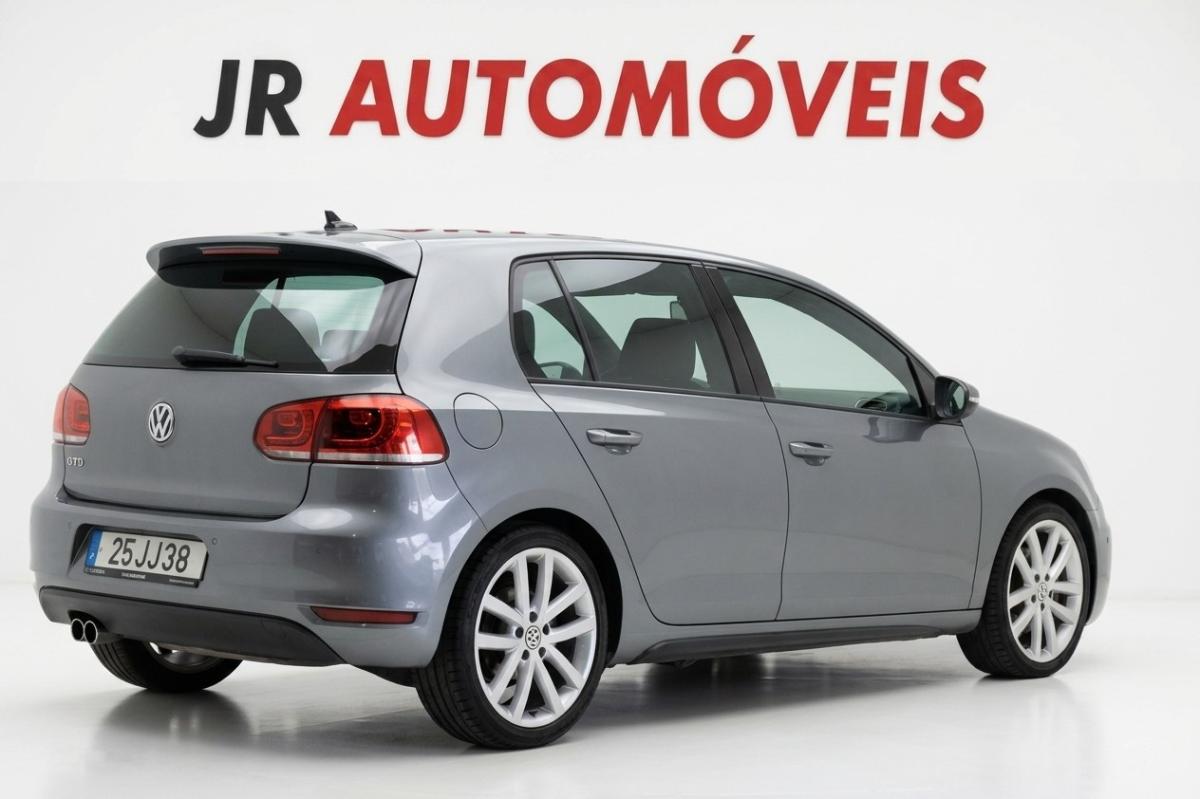 volkswagen-golf-2010-diesel-1968cc