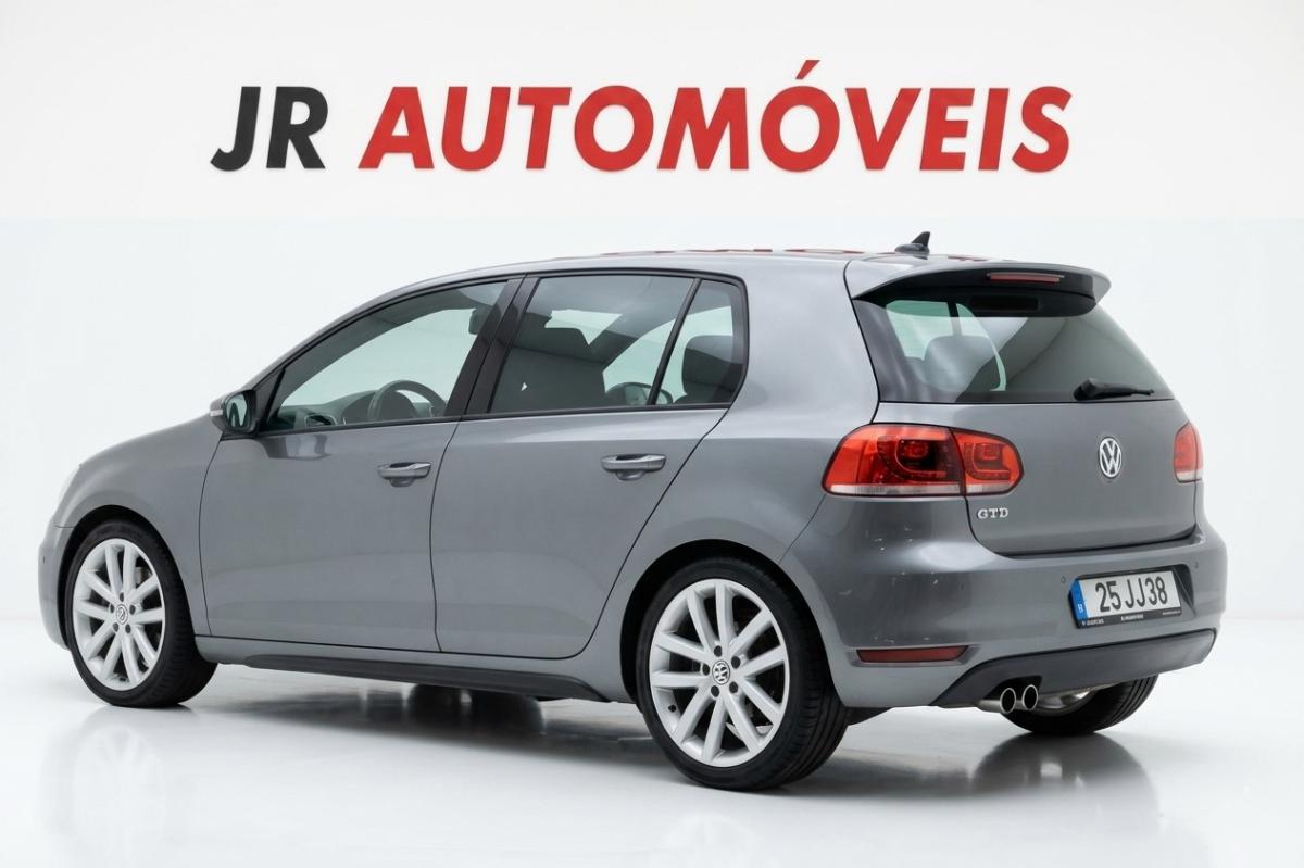 volkswagen-golf-2010-diesel-1968cc