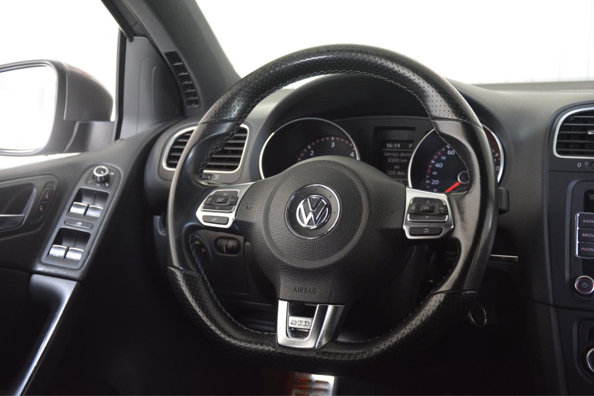 volkswagen-golf-2010-diesel-1968cc