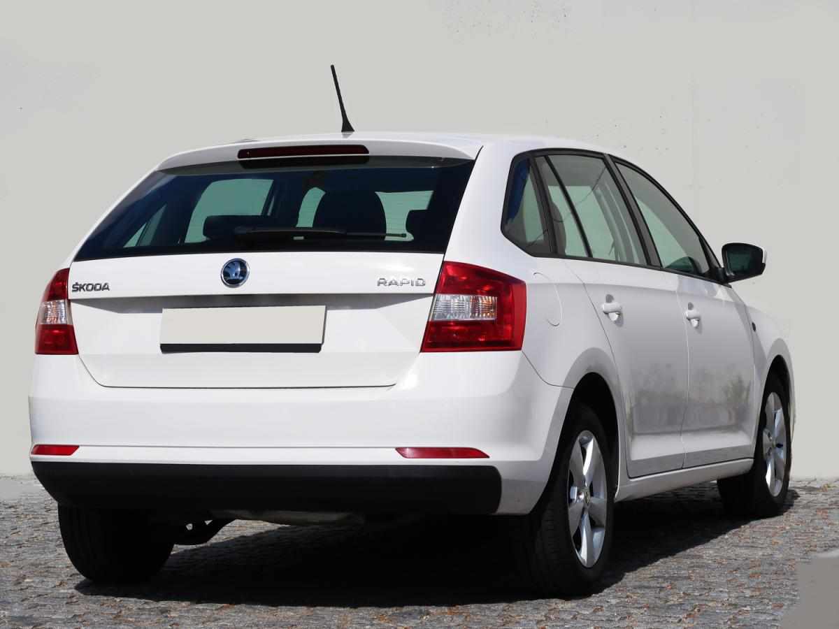 skoda-rapid-1-2-tsi-2015-gasolina-1197cc