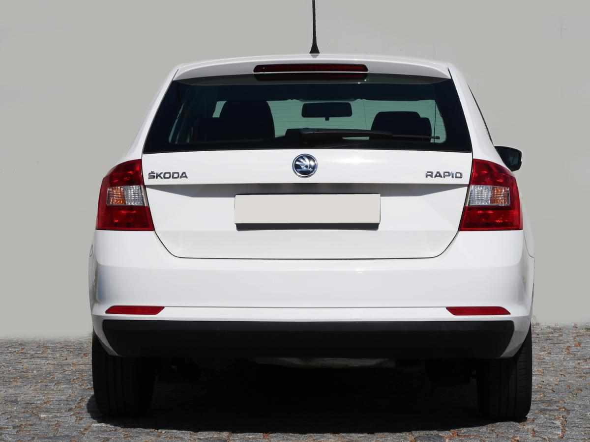 skoda-rapid-1-2-tsi-2015-gasolina-1197cc