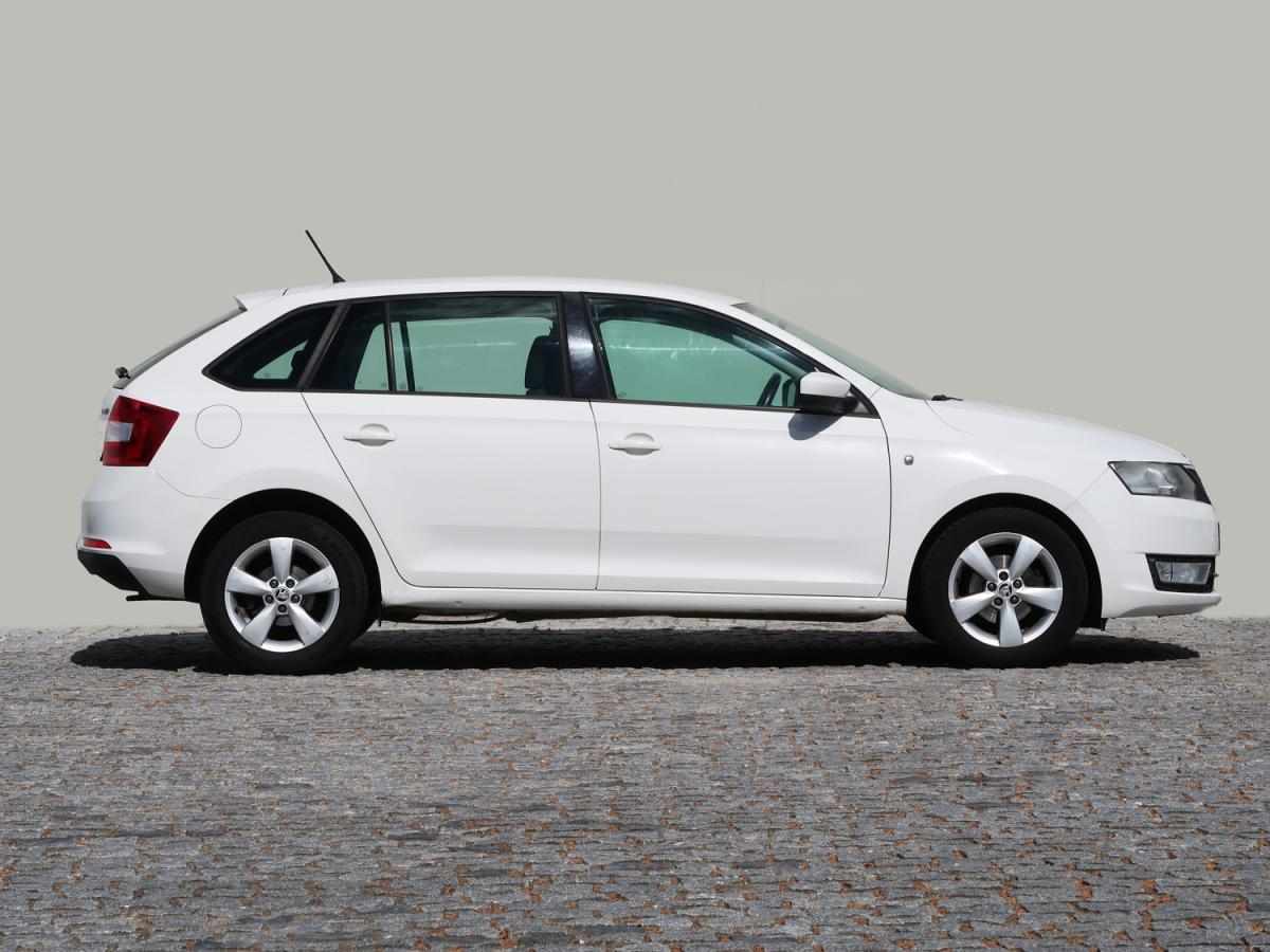 skoda-rapid-1-2-tsi-2015-gasolina-1197cc
