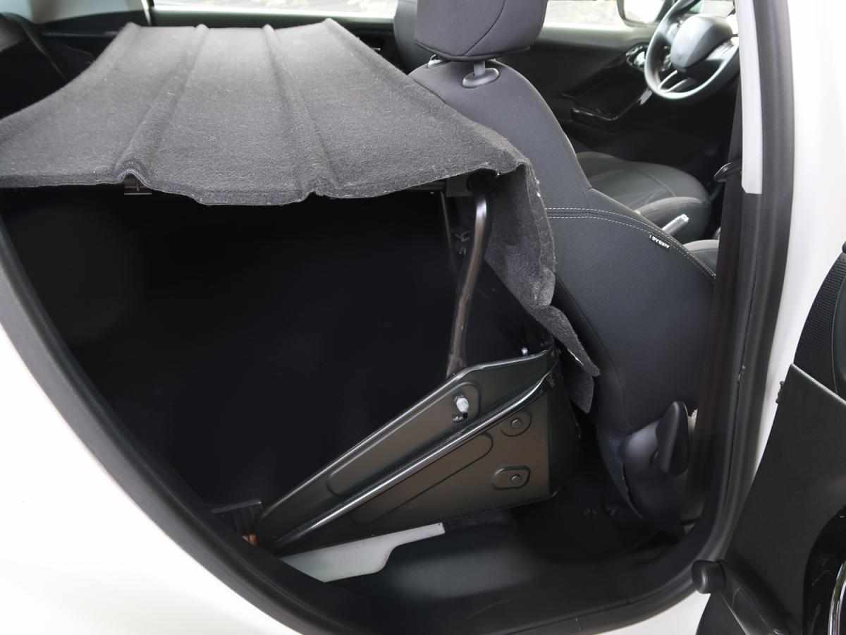 peugeot-208-1-4-hdi-2015-diesel-1398cc