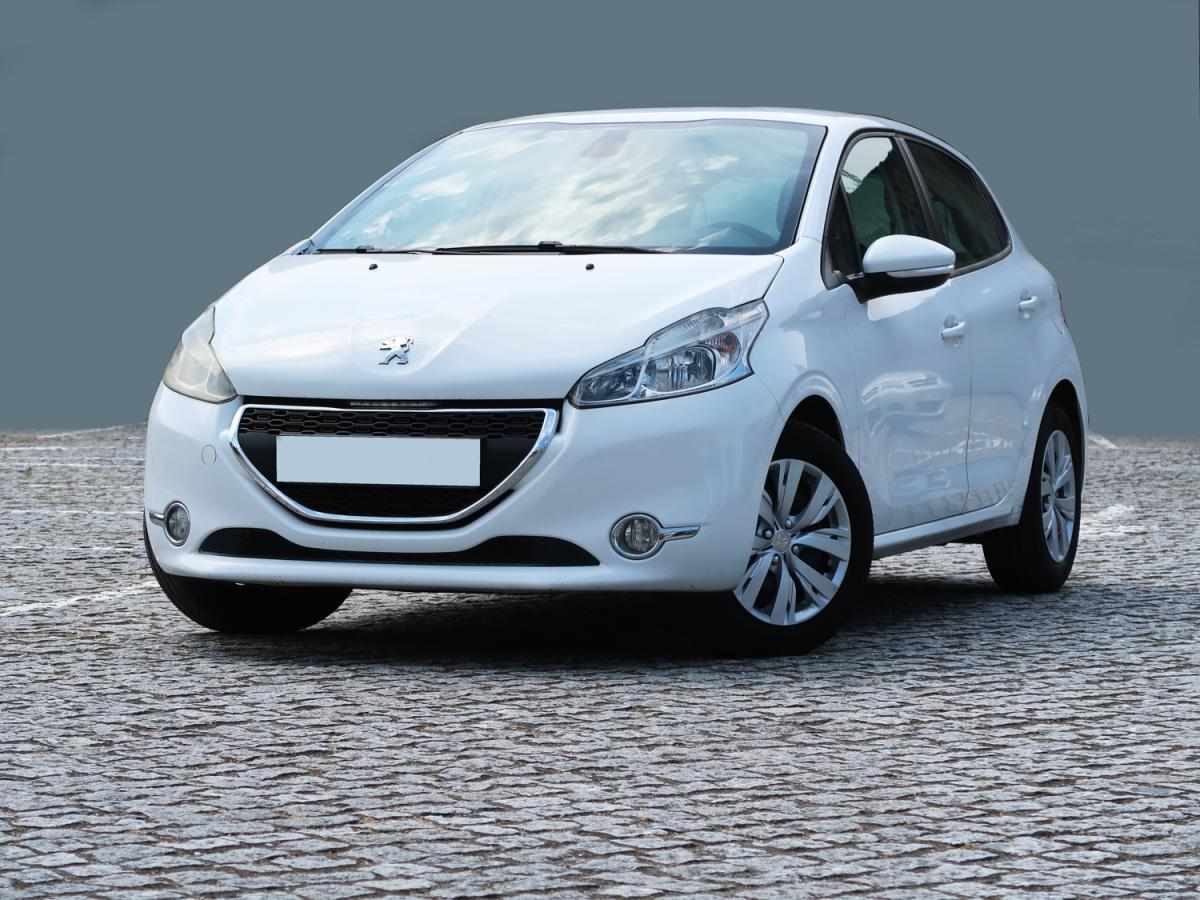 peugeot-208-1-4-hdi-2015-diesel-1398cc