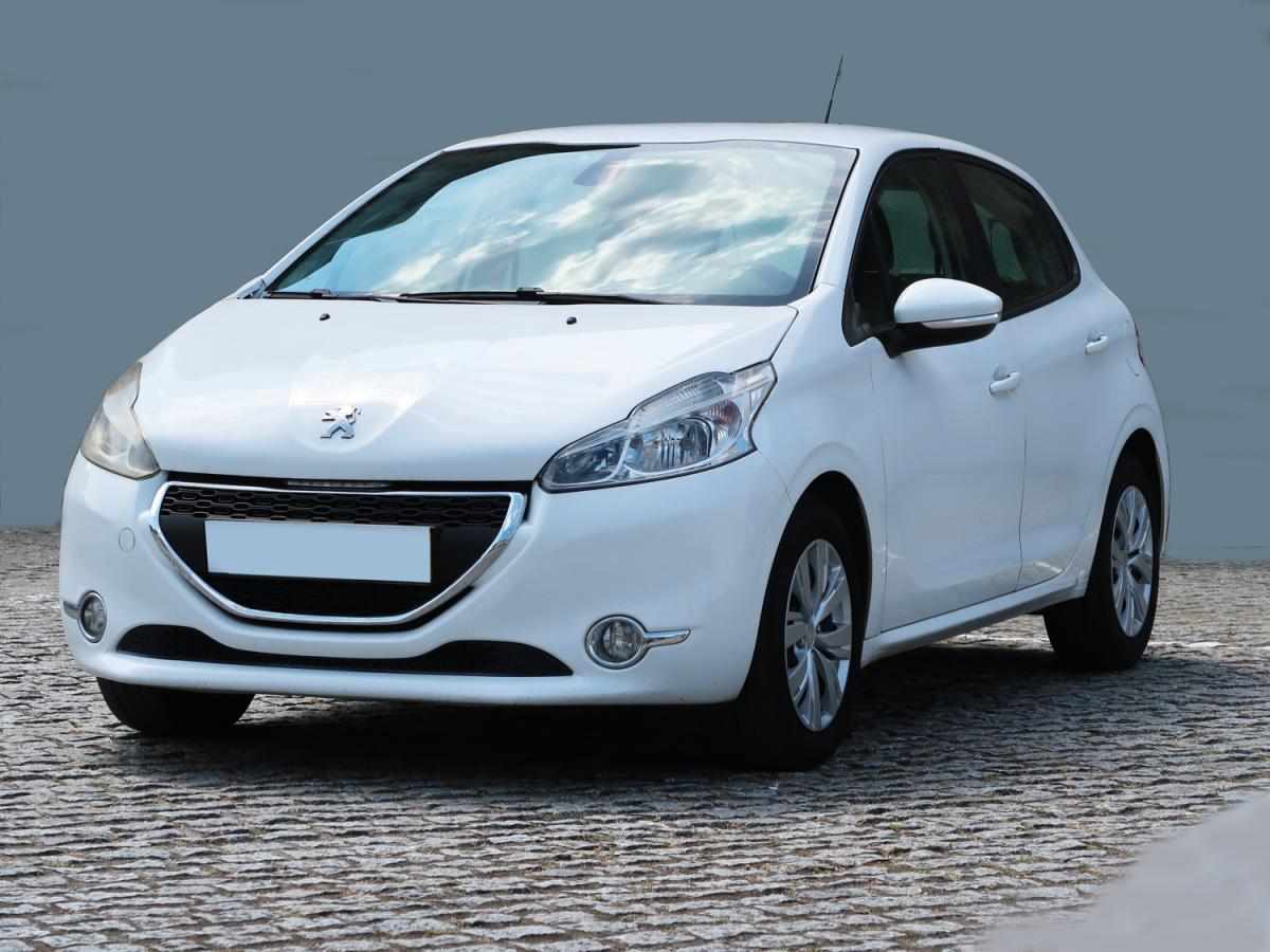 peugeot-208-1-4-hdi-2015-diesel-1398cc