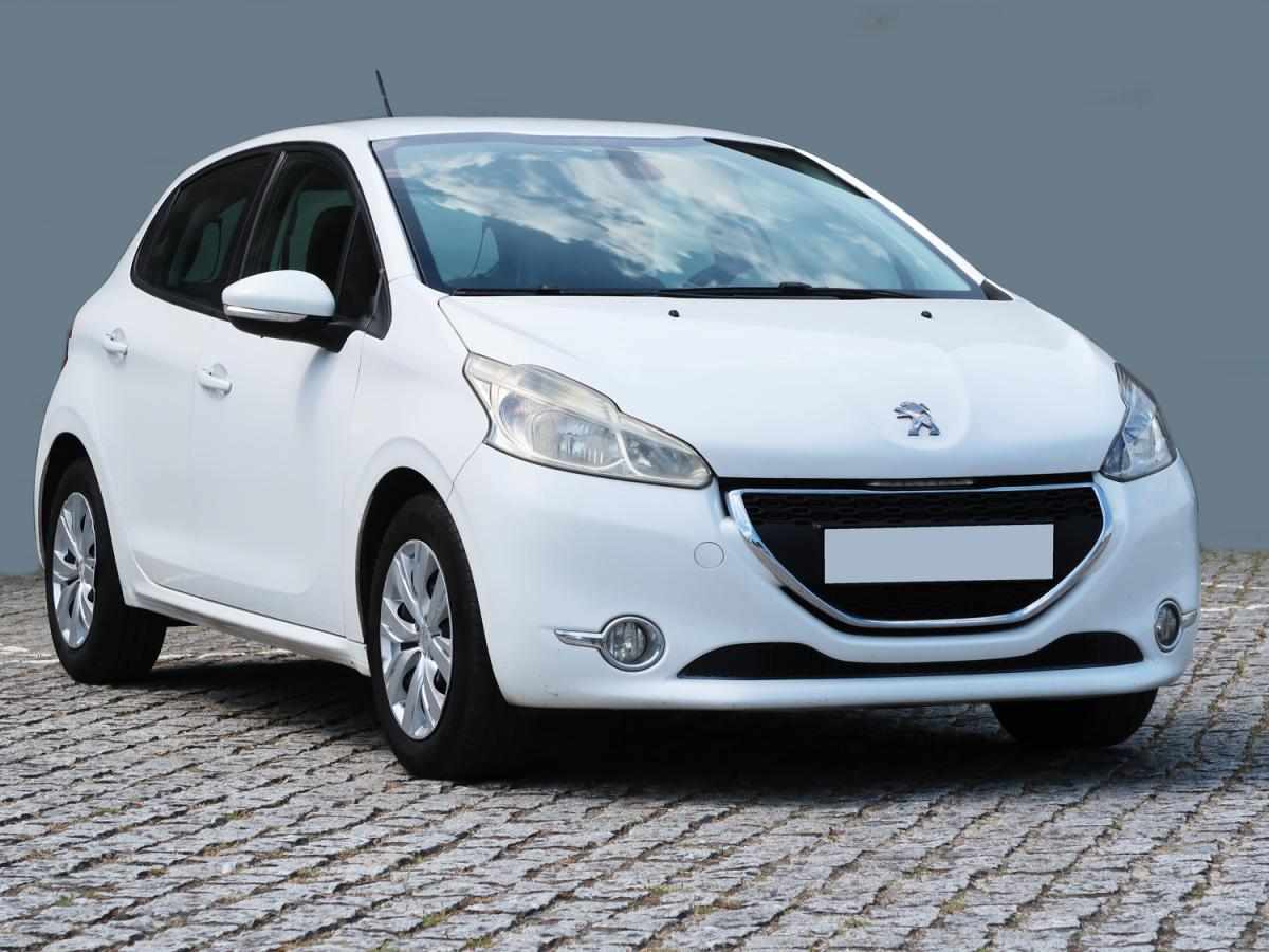 peugeot-208-1-4-hdi-2015-diesel-1398cc