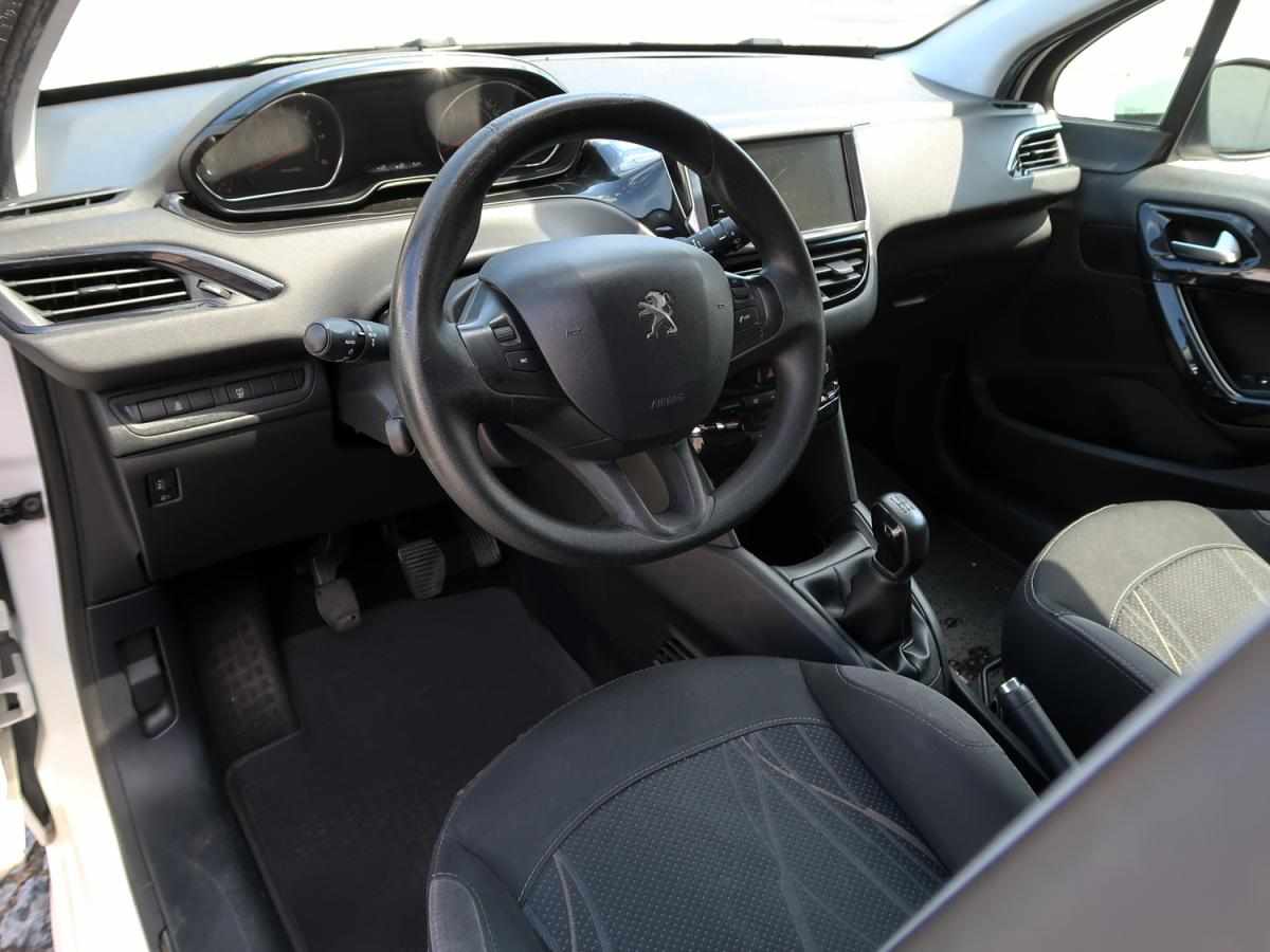 peugeot-208-1-4-hdi-2015-diesel-1398cc