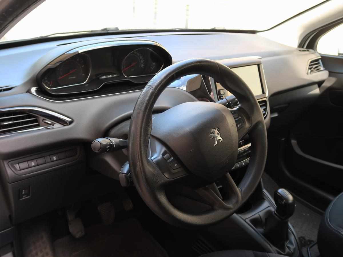 peugeot-208-1-4-hdi-2015-diesel-1398cc