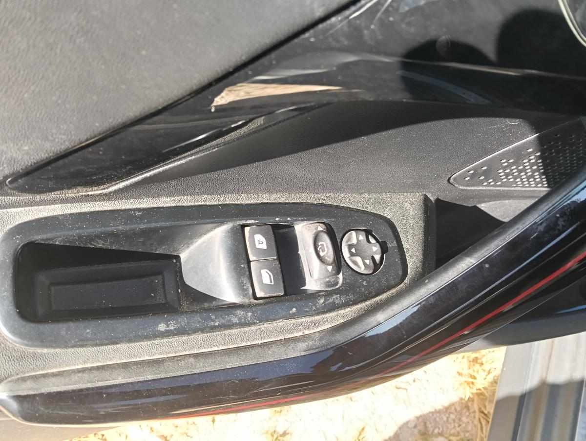 peugeot-208-gti-1-6-thp-2016-gasolina-1598cc