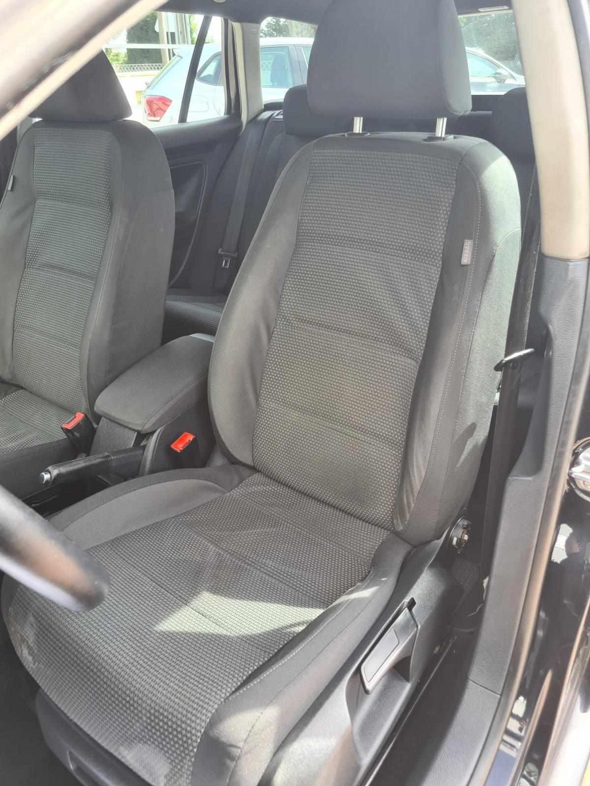 volkswagen-golf-2009-diesel-1598cc
