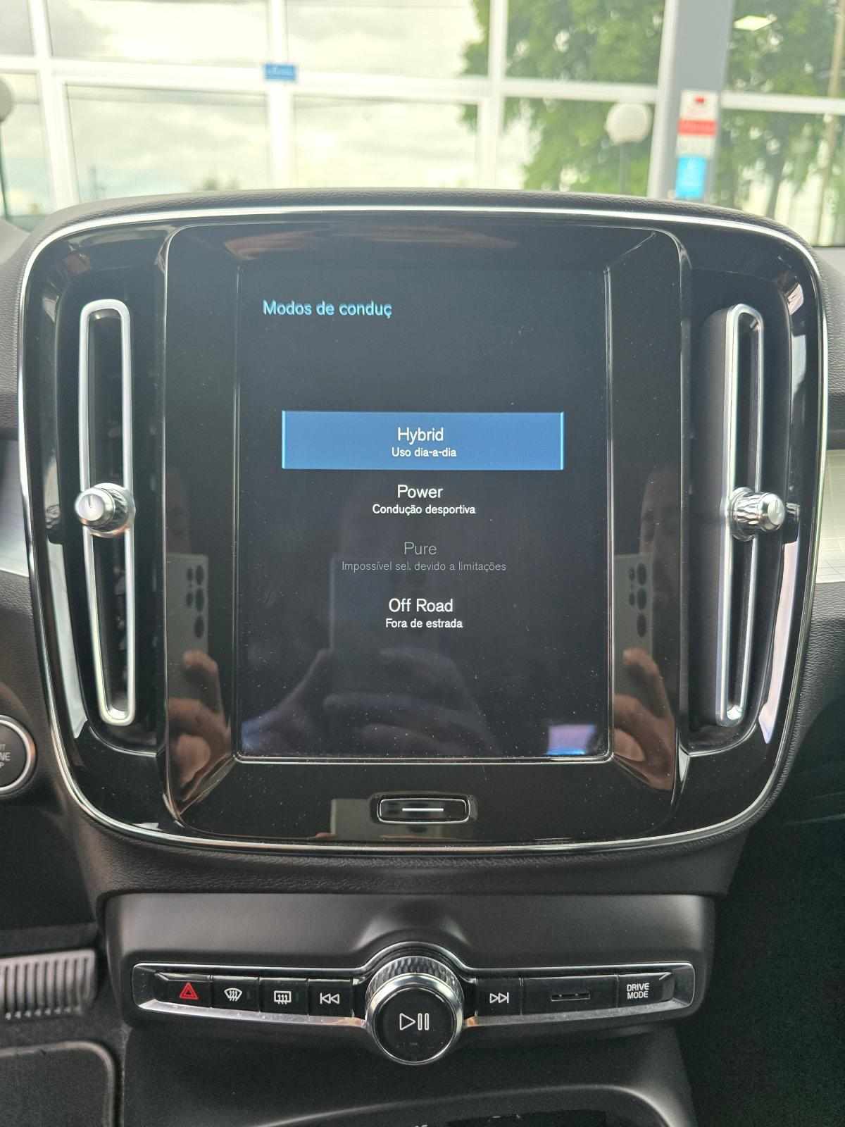 volvo-xc40-2021-hibrido-a-gasolina-1477cc