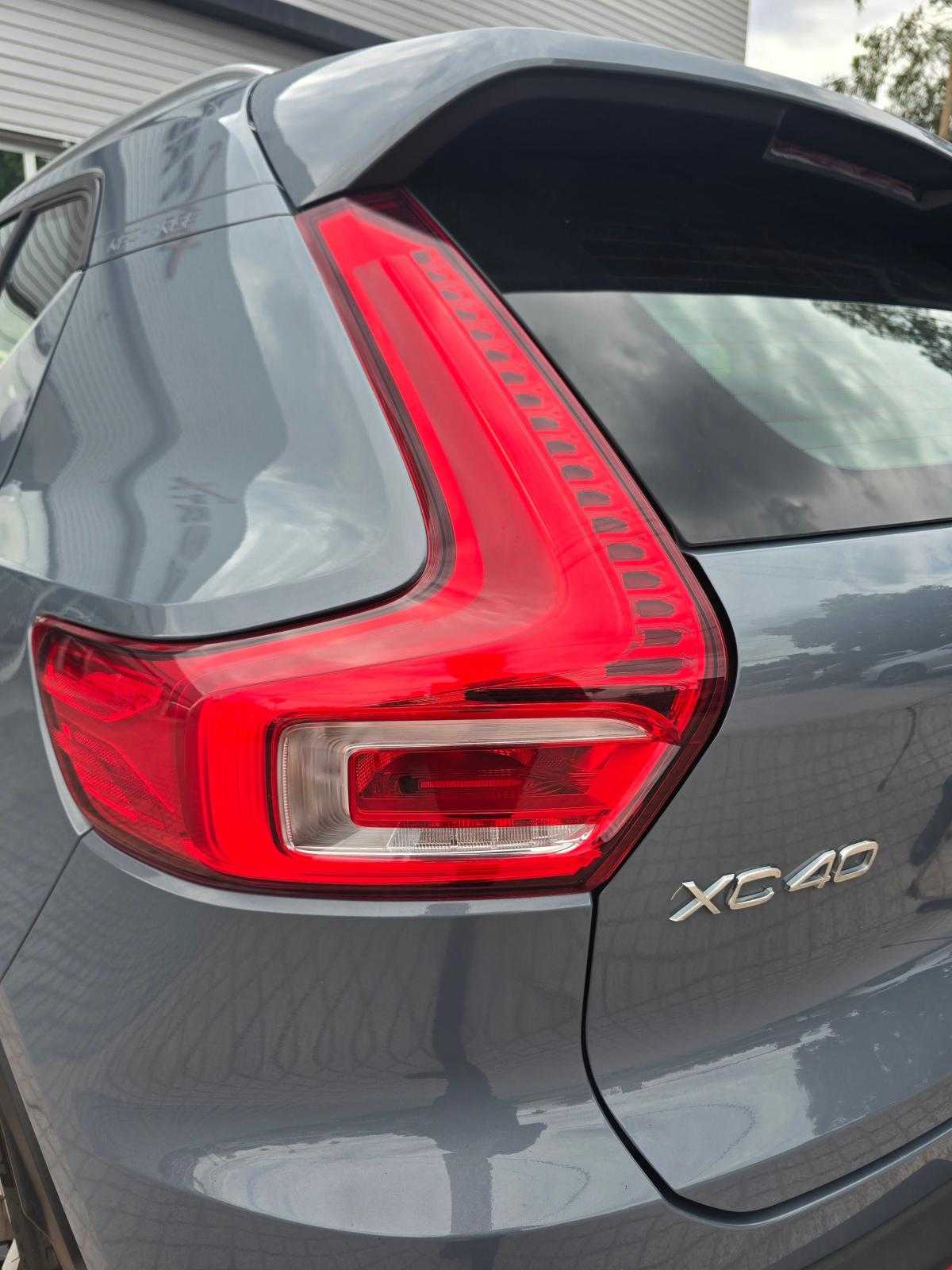 volvo-xc40-2021-hibrido-a-gasolina-1477cc