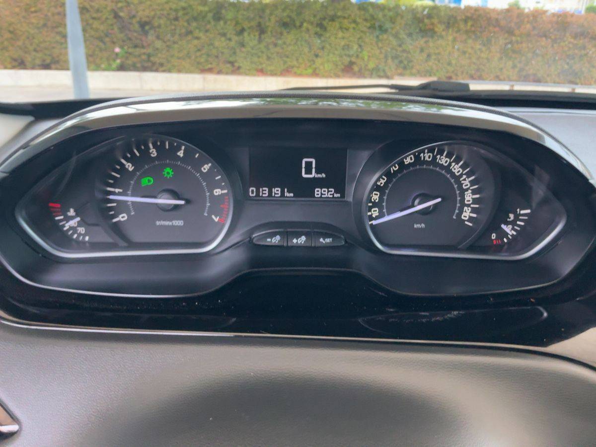 peugeot-208-2019-gasolina-1199cc