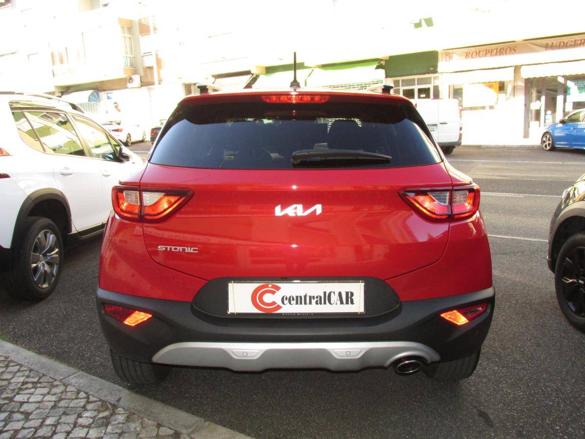 kia-stonic-2023-gasolina-998cc