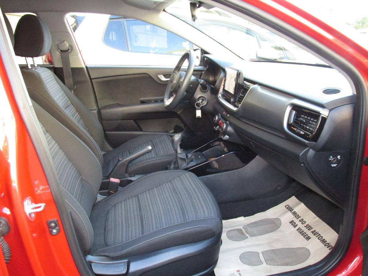 kia-stonic-2023-gasolina-998cc