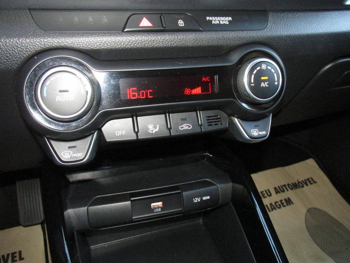 kia-stonic-2023-gasolina-998cc