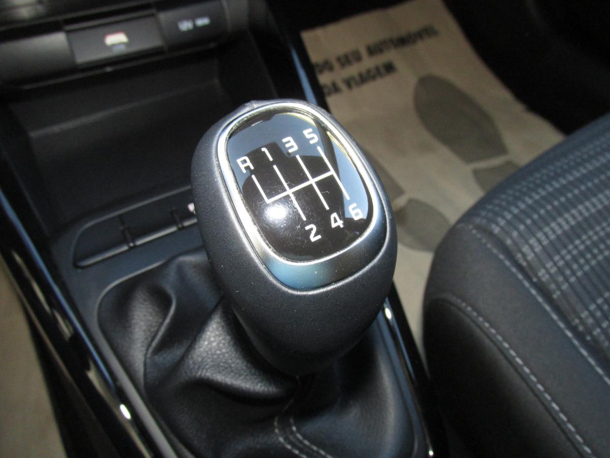 kia-stonic-2023-gasolina-998cc