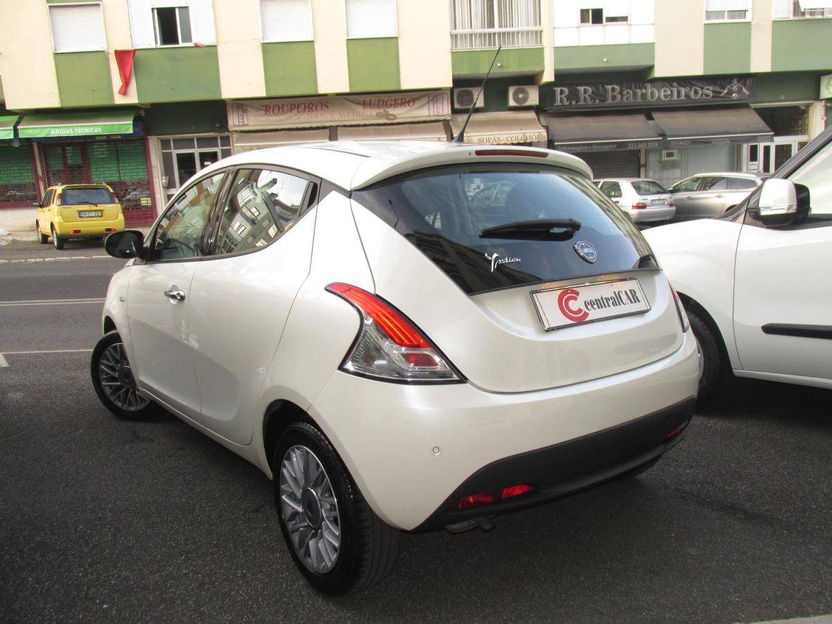 lancia-ypsilon-2011-gasolina-1242cc