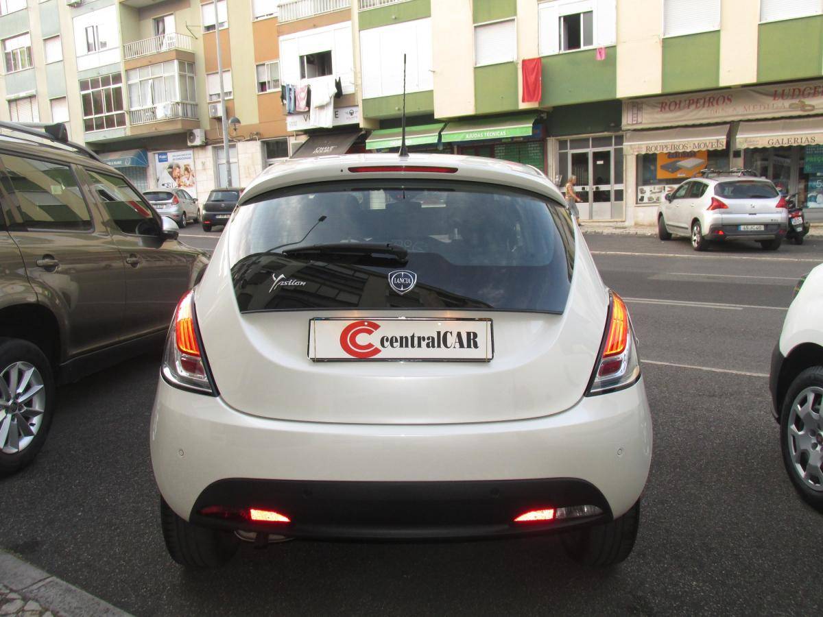 lancia-ypsilon-2011-gasolina-1242cc