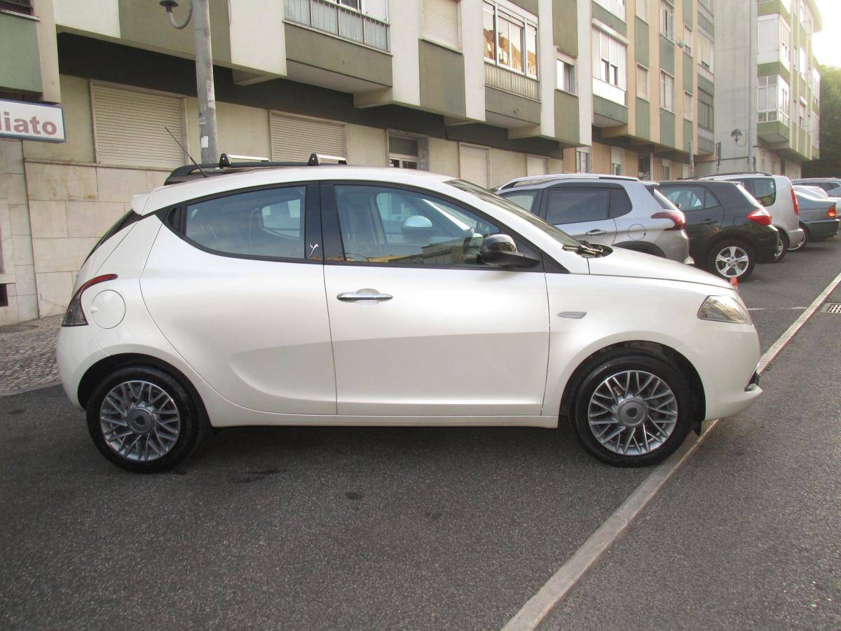 lancia-ypsilon-2011-gasolina-1242cc
