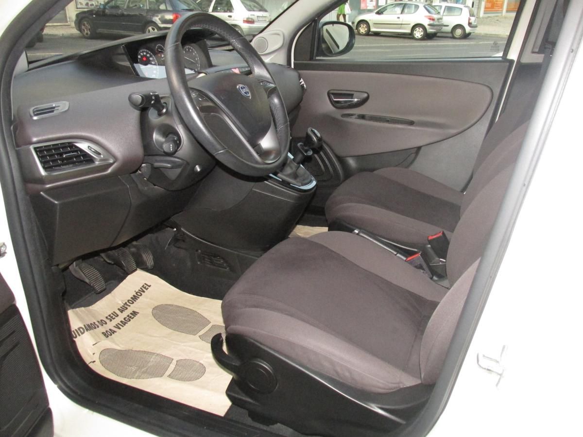 lancia-ypsilon-2011-gasolina-1242cc