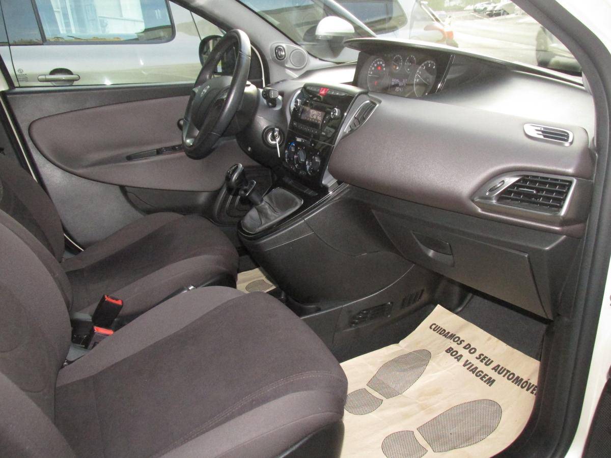 lancia-ypsilon-2011-gasolina-1242cc