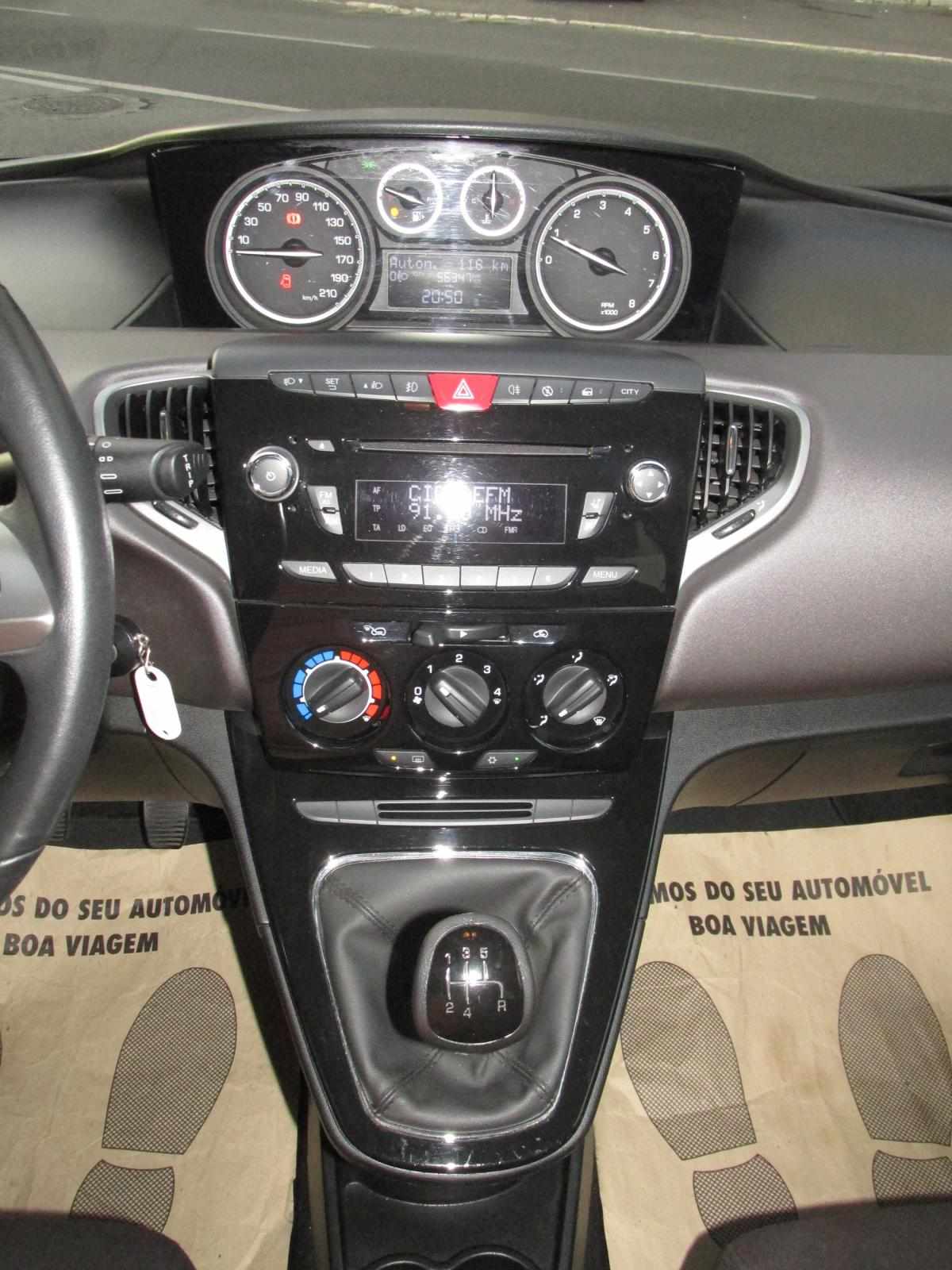lancia-ypsilon-2011-gasolina-1242cc